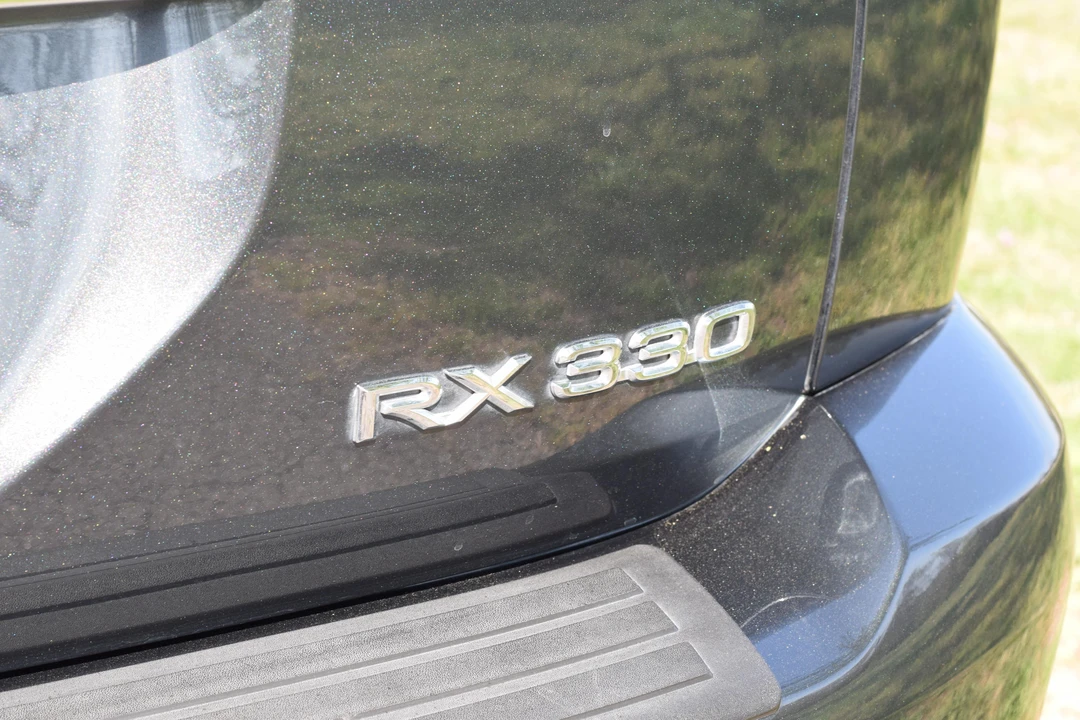 2005 Lexus RX 2nd Gen - Image 21 of 31