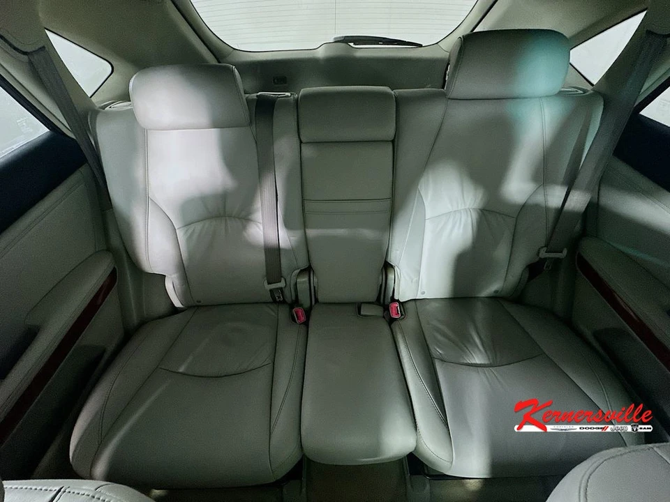 2005 Lexus RX 2nd Gen - Image 13 of 21