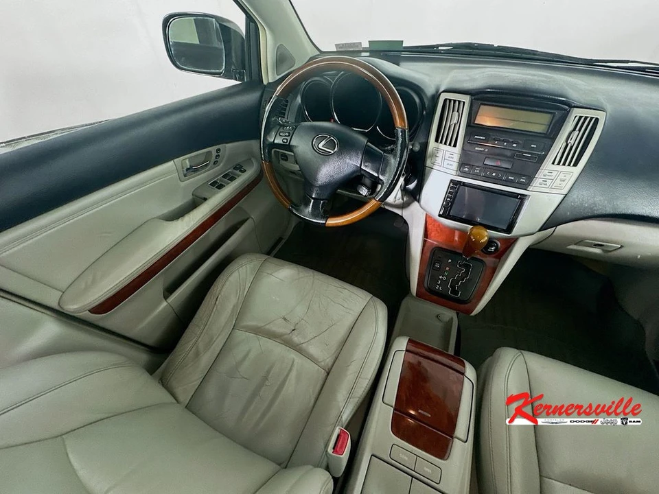 2005 Lexus RX 2nd Gen - Image 10 of 21
