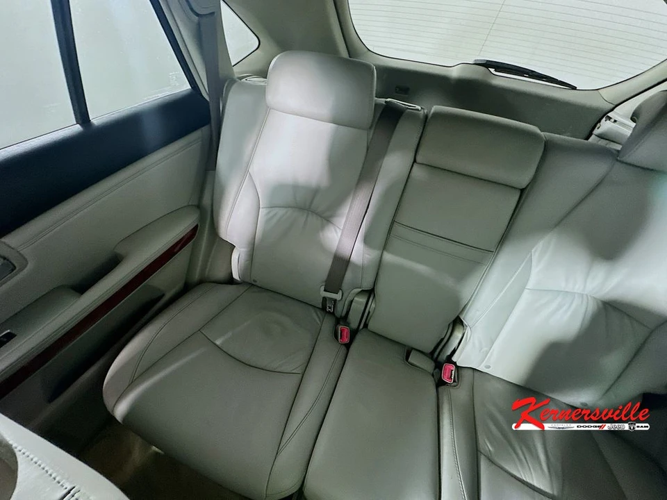 2005 Lexus RX 2nd Gen - Image 12 of 21