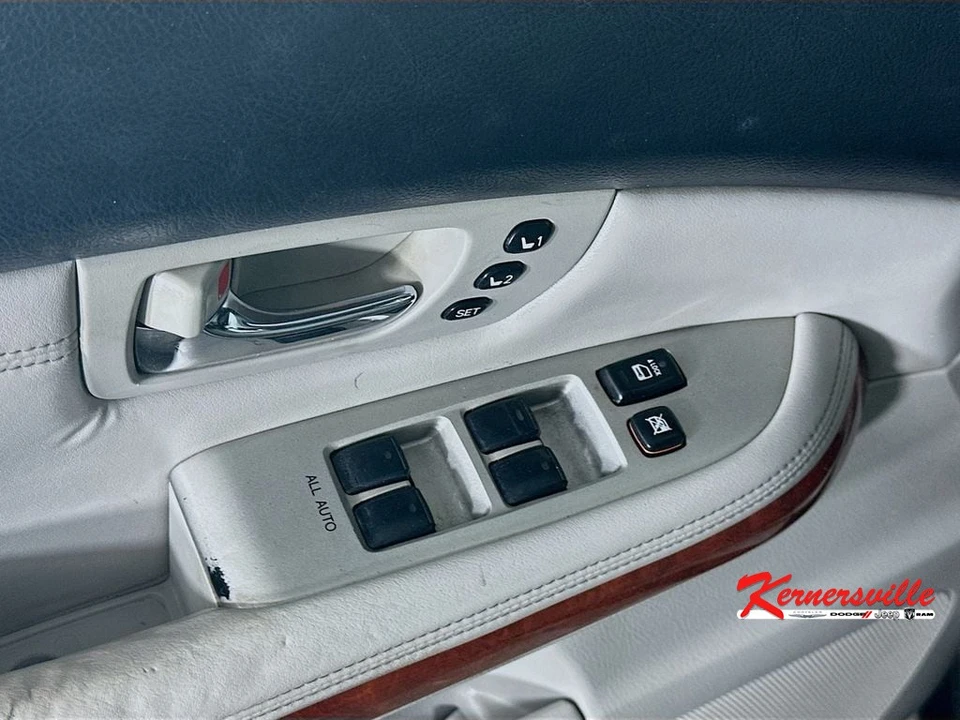 2005 Lexus RX 2nd Gen - Image 23 of 24