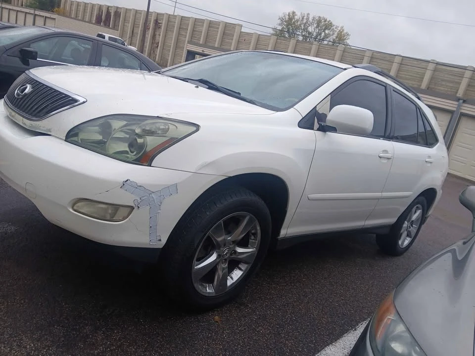 2005 Lexus RX 2nd Gen - Image 3 of 11