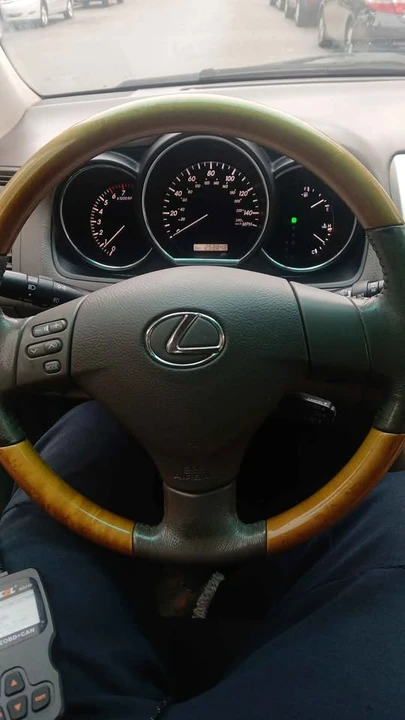 2005 Lexus RX 2nd Gen - Image 11 of 11