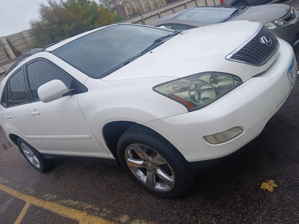 2005 Lexus RX 2nd Gen - Image 6 of 11
