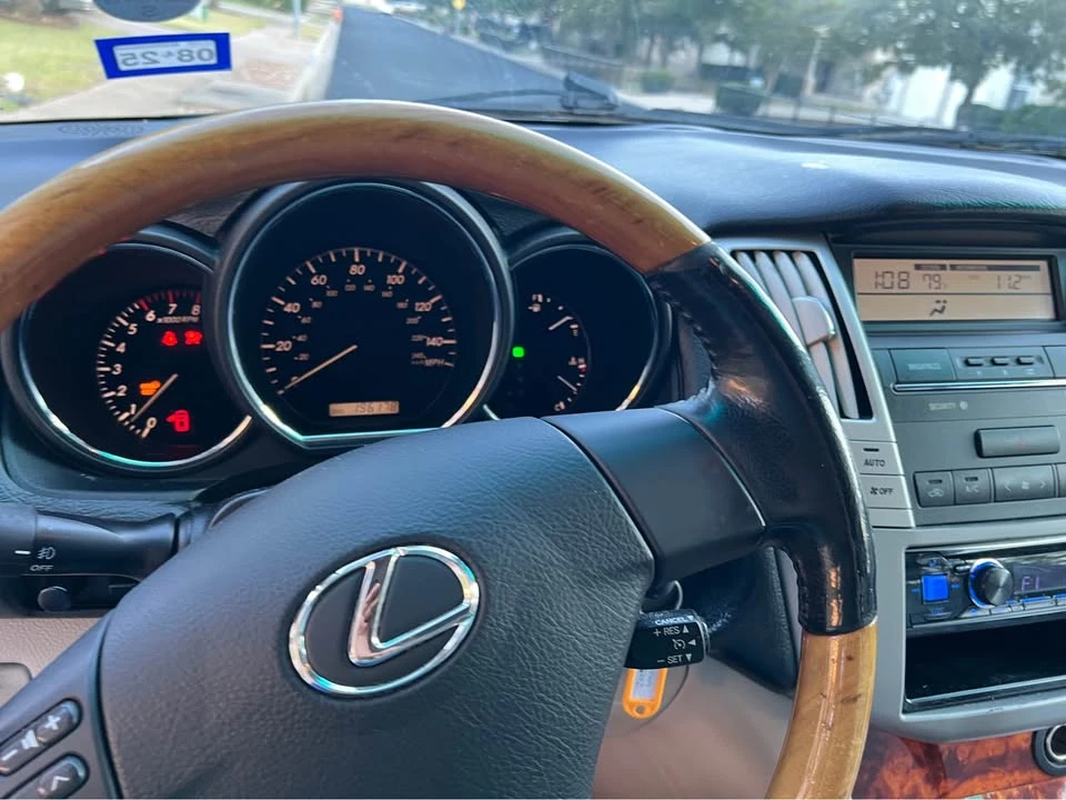 2005 Lexus RX 2nd Gen - Image 5 of 8