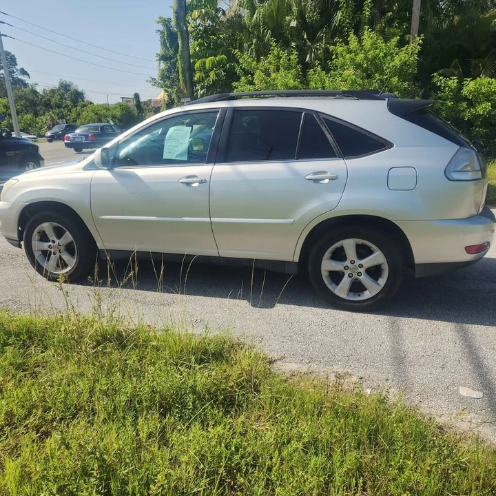 2005 Lexus RX 2nd Gen - Image 2 of 4