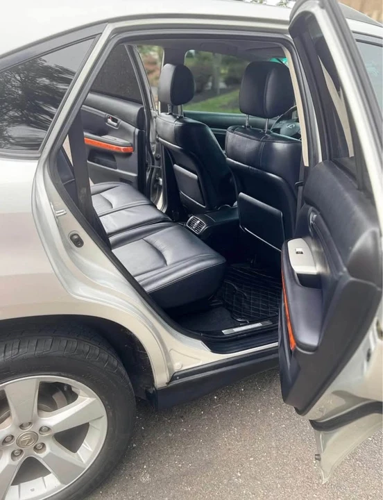 2005 Lexus RX 2nd Gen - Image 7 of 20