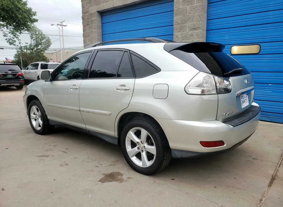 2005 Lexus RX 2nd Gen - Image 3 of 16