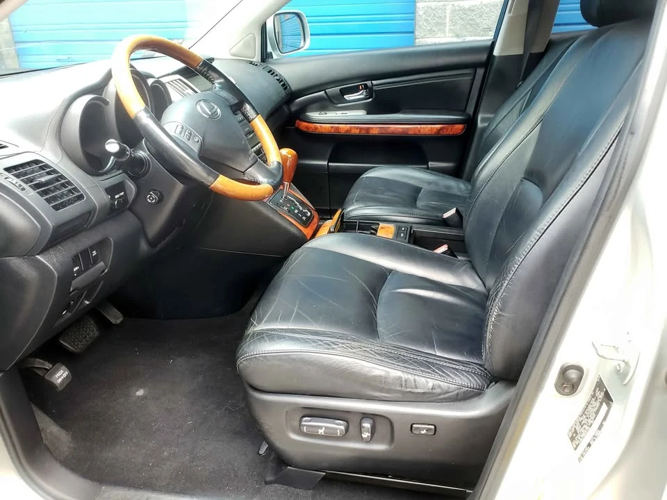2005 Lexus RX 2nd Gen - Image 5 of 16