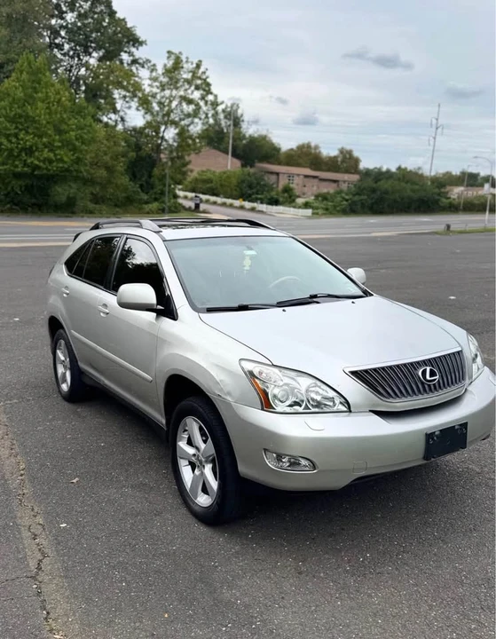 2005 Lexus RX 2nd Gen - Image 2 of 20
