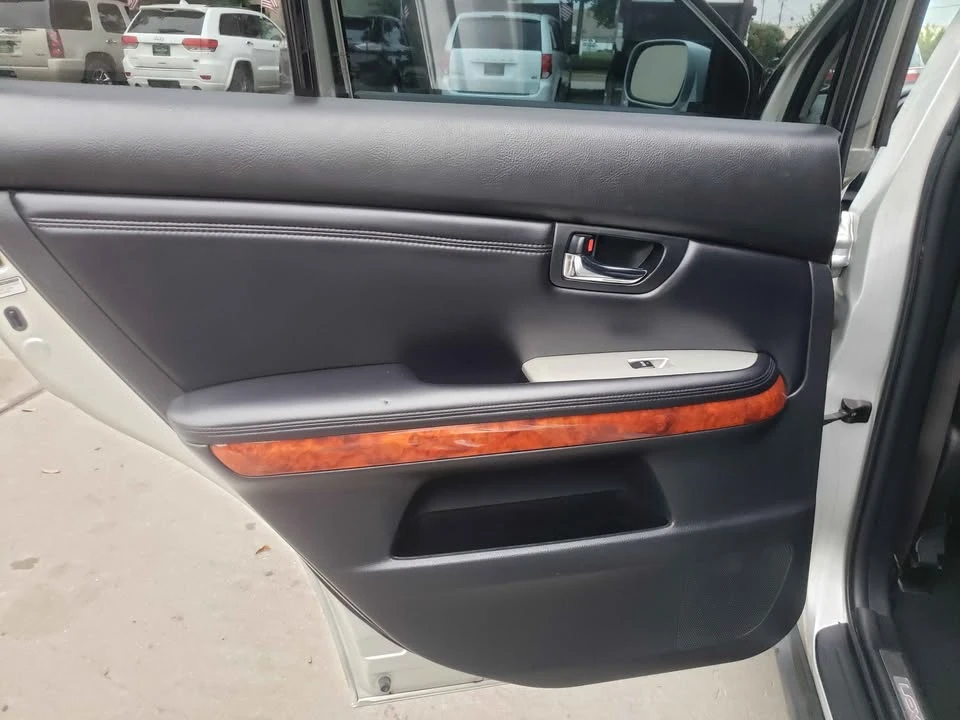 2005 Lexus RX 2nd Gen - Image 12 of 16