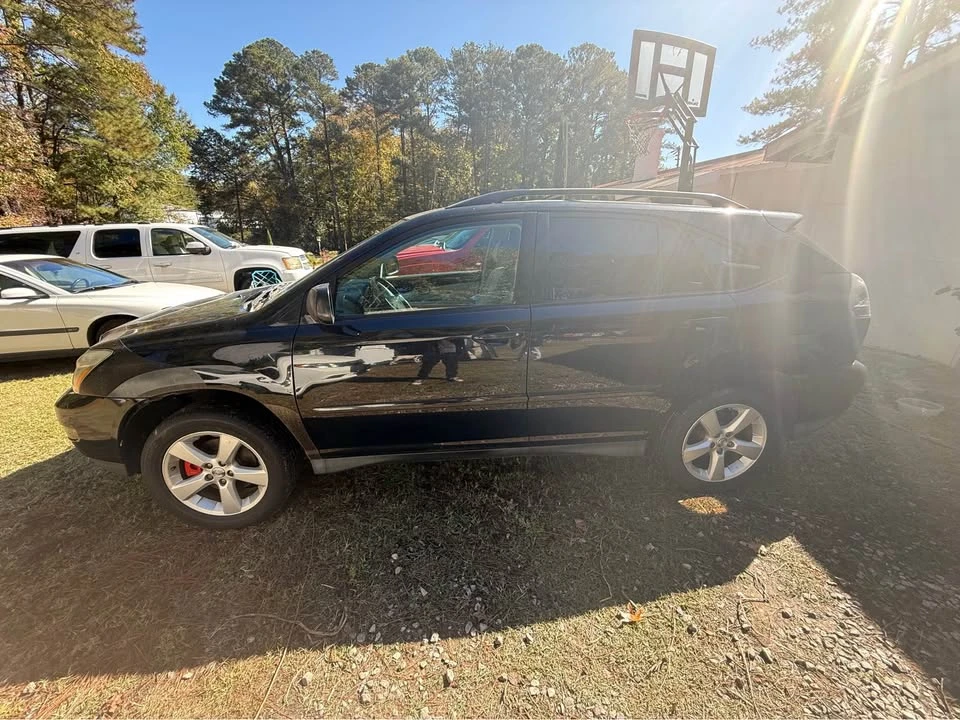 2005 Lexus RX 2nd Gen - Image 2 of 9