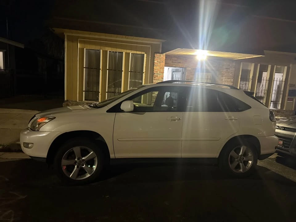 2005 Lexus RX 2nd Gen - Image 4 of 8