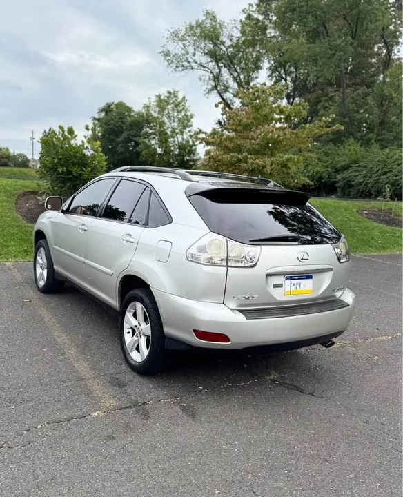 2005 Lexus RX 2nd Gen - Image 4 of 20
