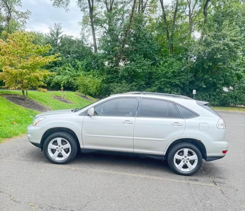 2005 Lexus RX 2nd Gen - Image 6 of 20