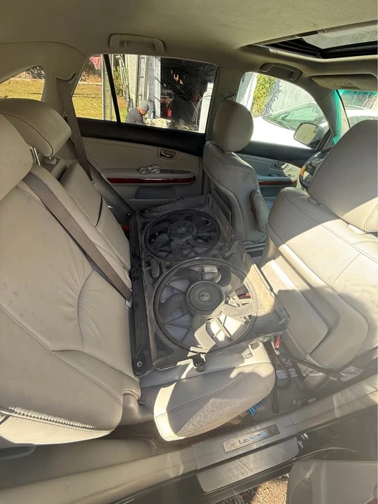 2005 Lexus RX 2nd Gen - Image 6 of 9