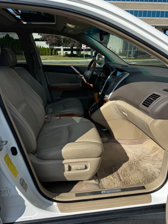 2005 Lexus RX 2nd Gen - Image 10 of 14