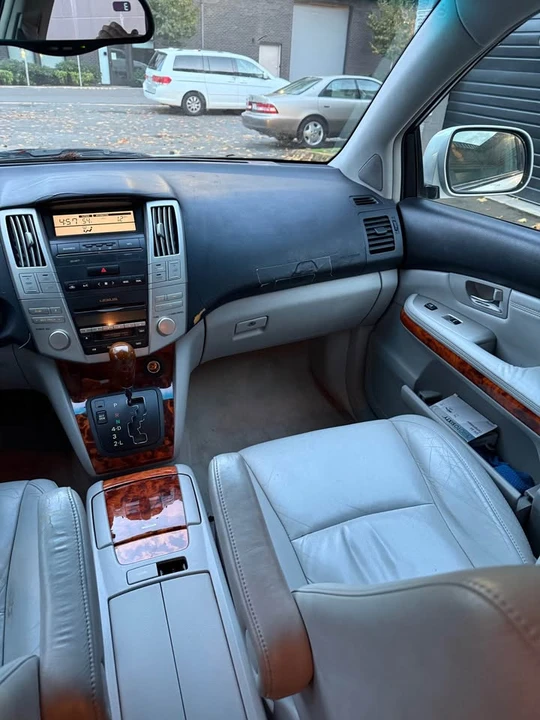 2005 Lexus RX 2nd Gen - Image 8 of 9