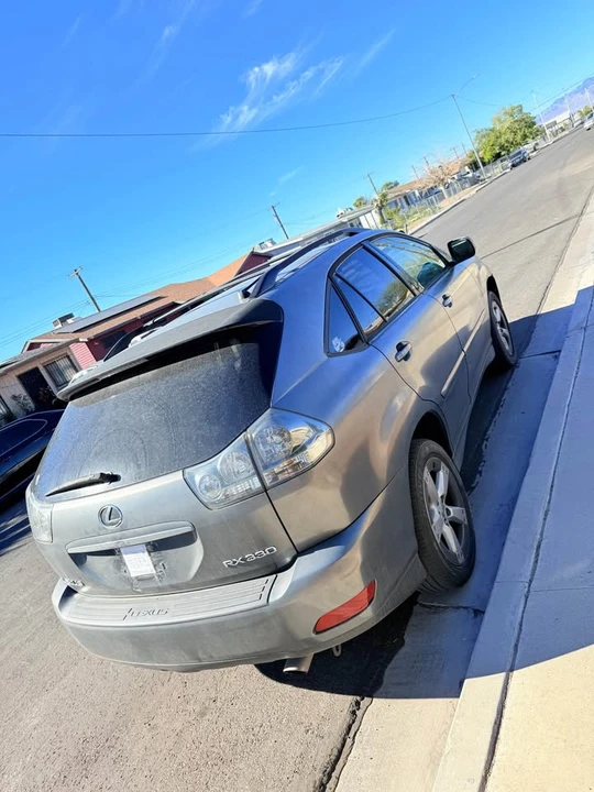 2005 Lexus RX 2nd Gen - Image 4 of 4