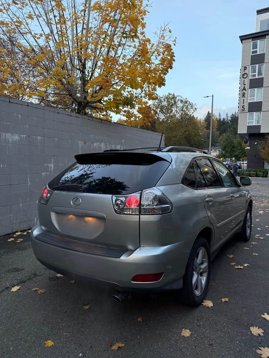2005 Lexus RX 2nd Gen - Image 2 of 9