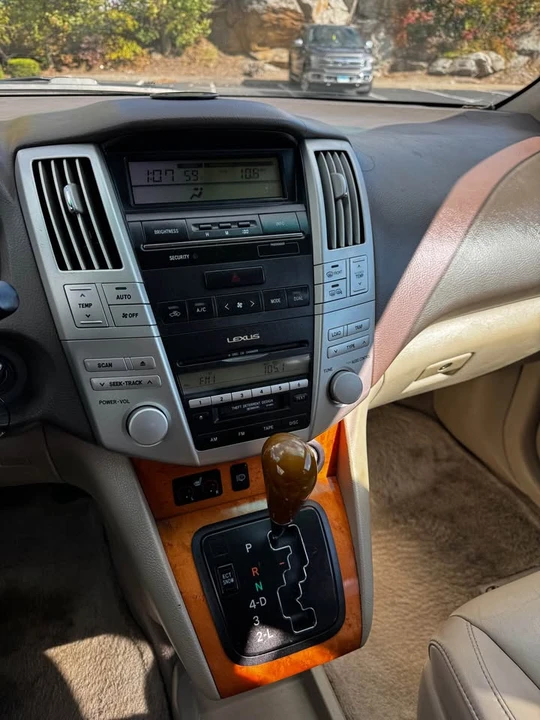 2005 Lexus RX 2nd Gen - Image 14 of 14