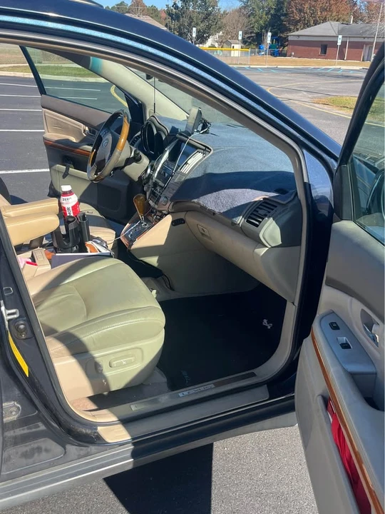 2005 Lexus RX 2nd Gen - Image 11 of 13