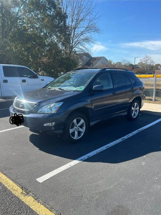 2005 Lexus RX 2nd Gen - Image 2 of 13
