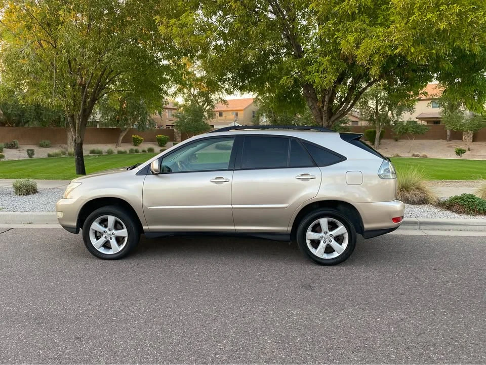 2005 Lexus RX 2nd Gen - Image 3 of 12
