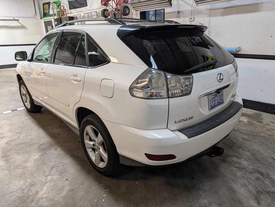 2005 Lexus RX 2nd Gen - Image 4 of 8