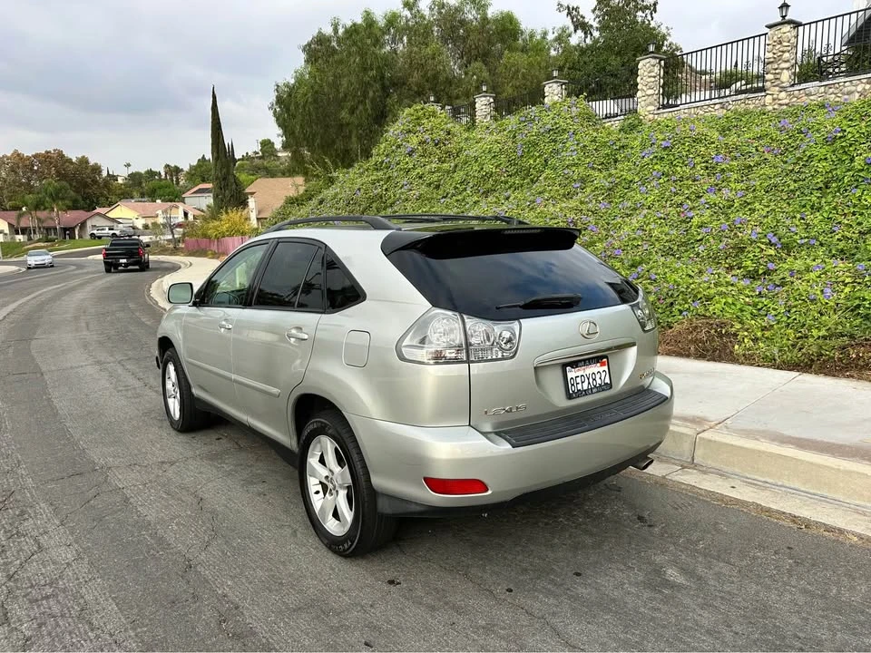 2005 Lexus RX 2nd Gen - Image 3 of 18