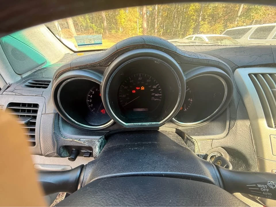 2005 Lexus RX 2nd Gen - Image 9 of 9