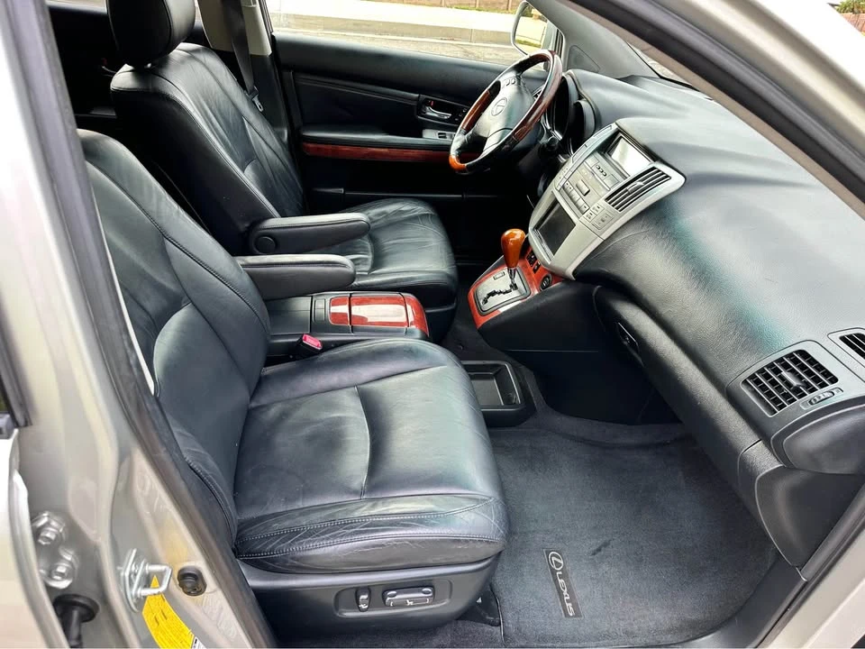 2005 Lexus RX 2nd Gen - Image 16 of 18