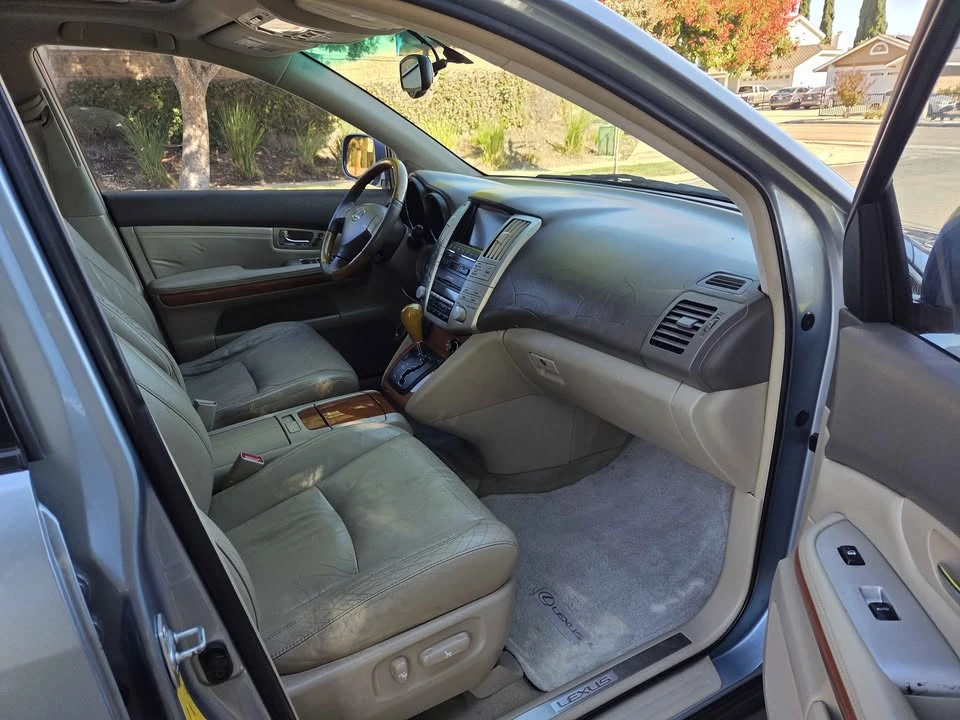 2005 Lexus RX 2nd Gen - Image 5 of 8
