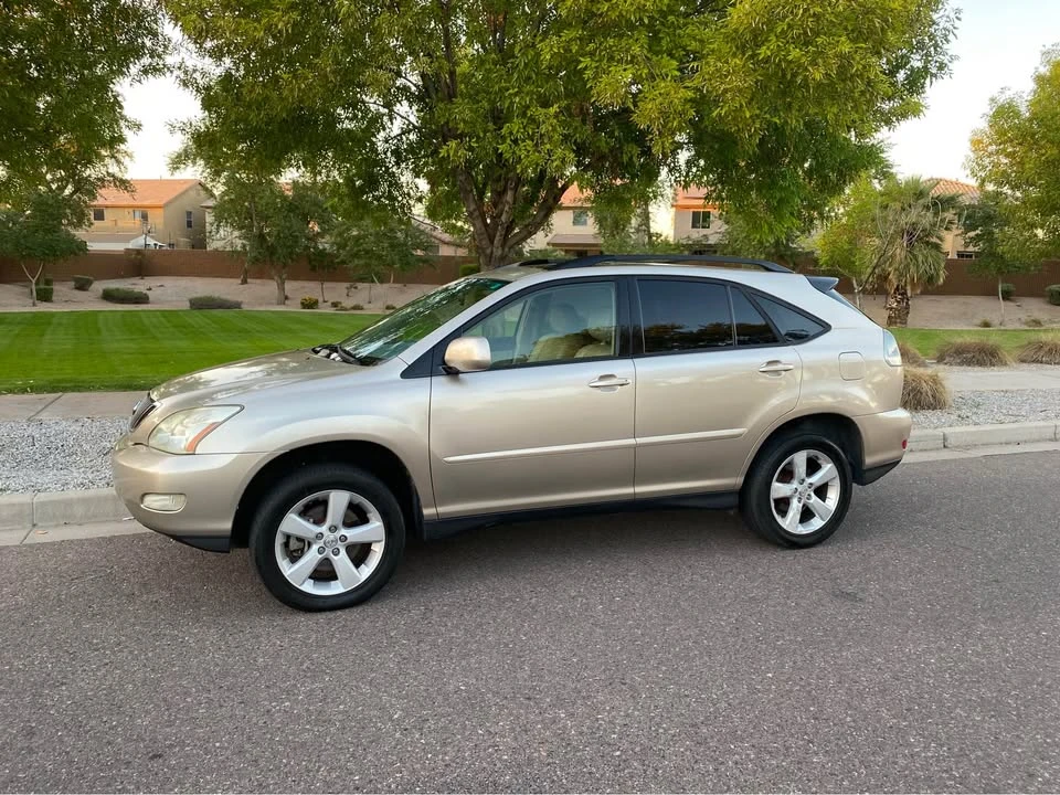 2005 Lexus RX 2nd Gen - Image 2 of 12