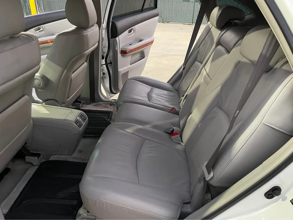 2005 Lexus RX 2nd Gen - Image 5 of 10