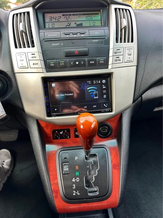 2005 Lexus RX 2nd Gen - Image 11 of 18