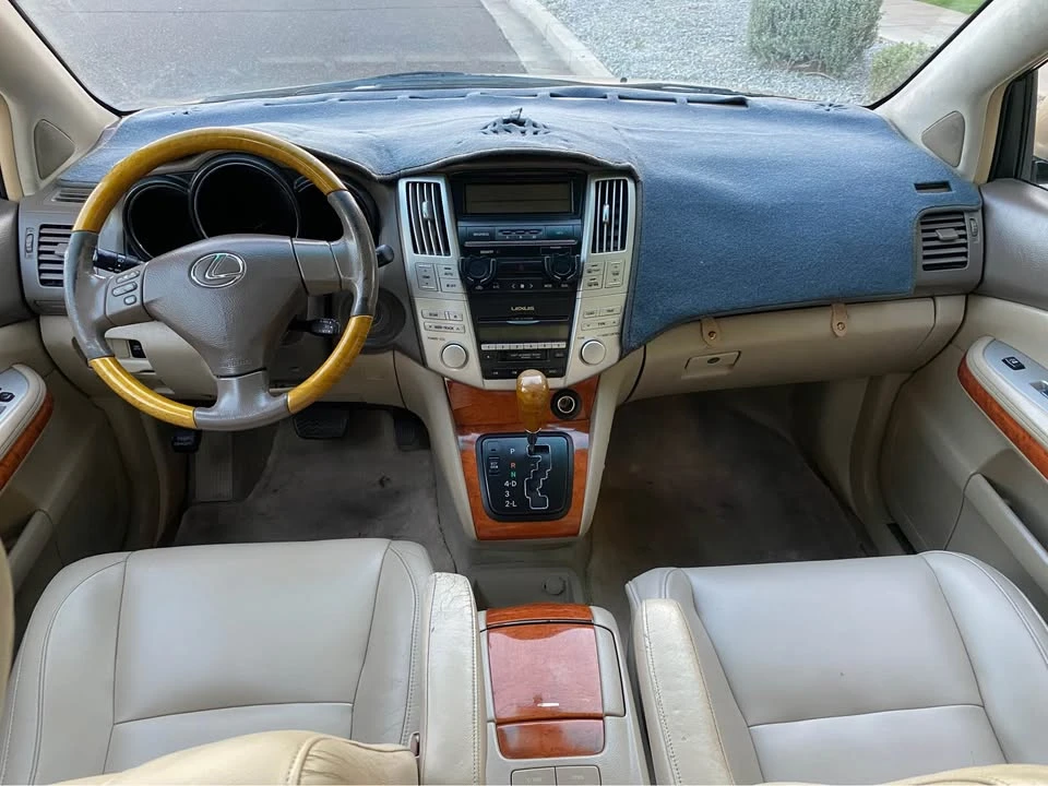 2005 Lexus RX 2nd Gen - Image 10 of 12