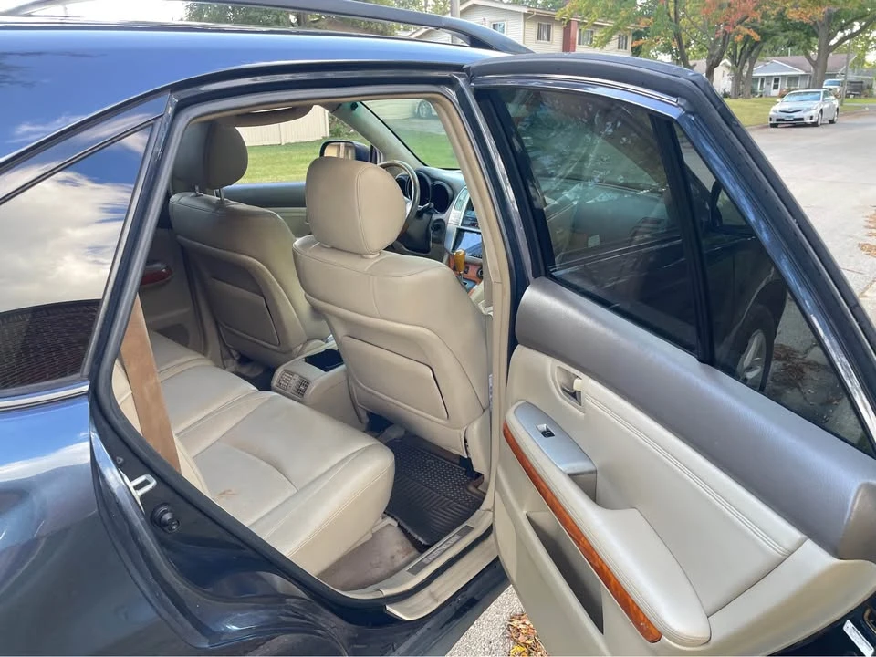 2005 Lexus RX 2nd Gen - Image 5 of 10