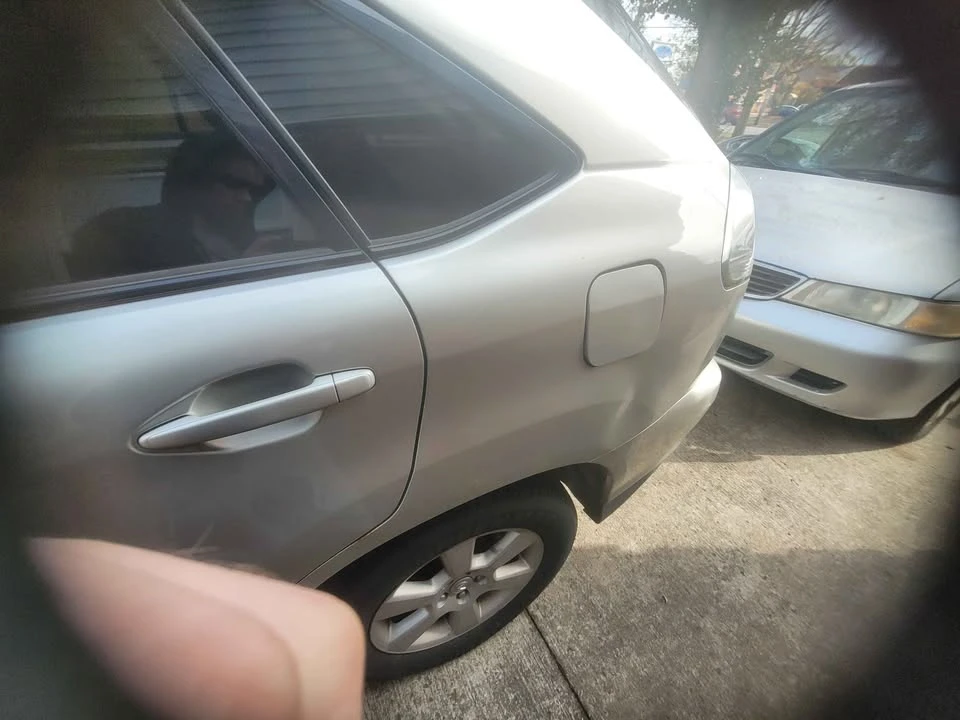2005 Lexus RX 2nd Gen - Image 9 of 12