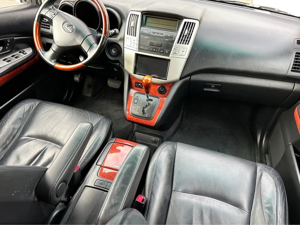 2005 Lexus RX 2nd Gen - Image 12 of 18
