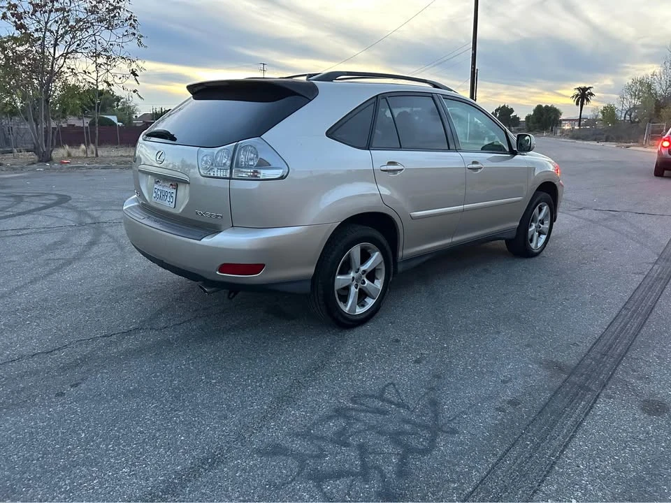 2005 Lexus RX 2nd Gen - Image 2 of 7