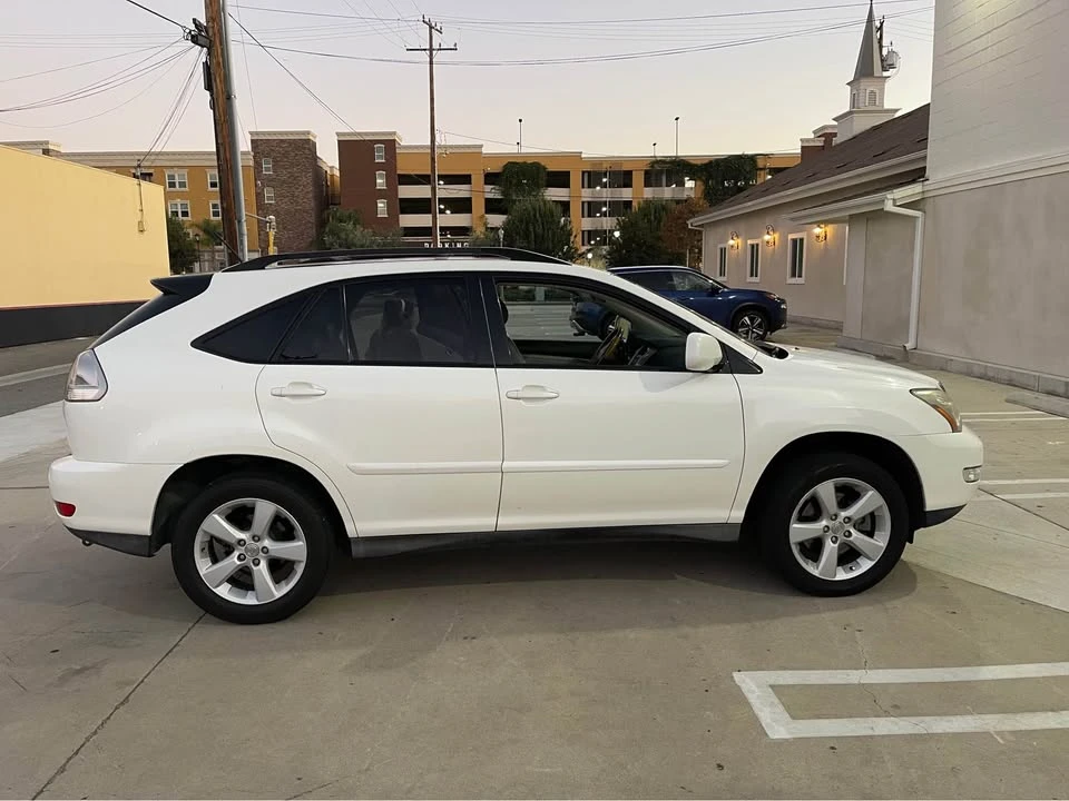 2005 Lexus RX 2nd Gen - Image 4 of 10