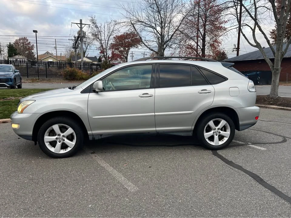 2005 Lexus RX 2nd Gen - Image 3 of 8