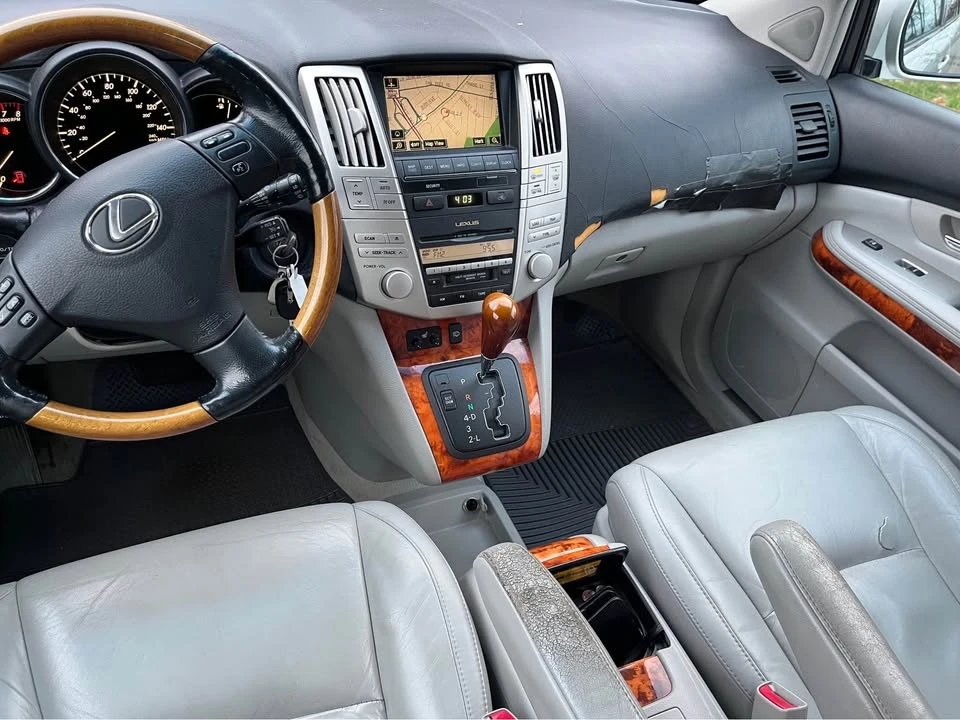 2005 Lexus RX 2nd Gen - Image 5 of 8