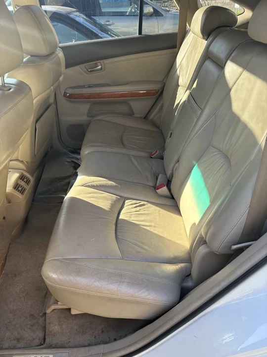 2005 Lexus RX 2nd Gen - Image 2 of 2