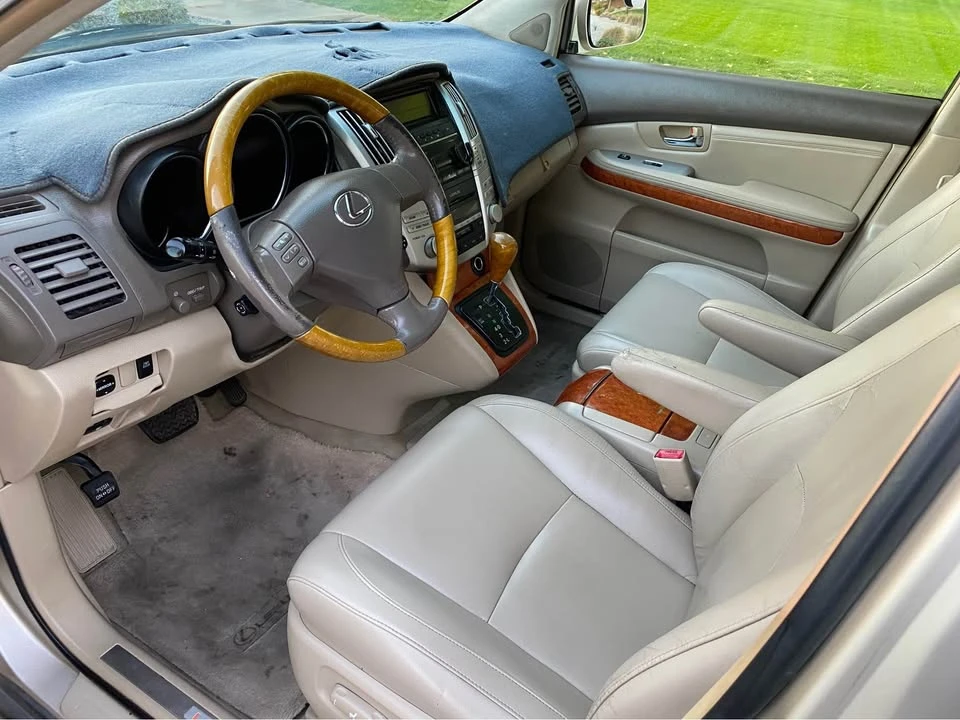 2005 Lexus RX 2nd Gen - Image 9 of 12