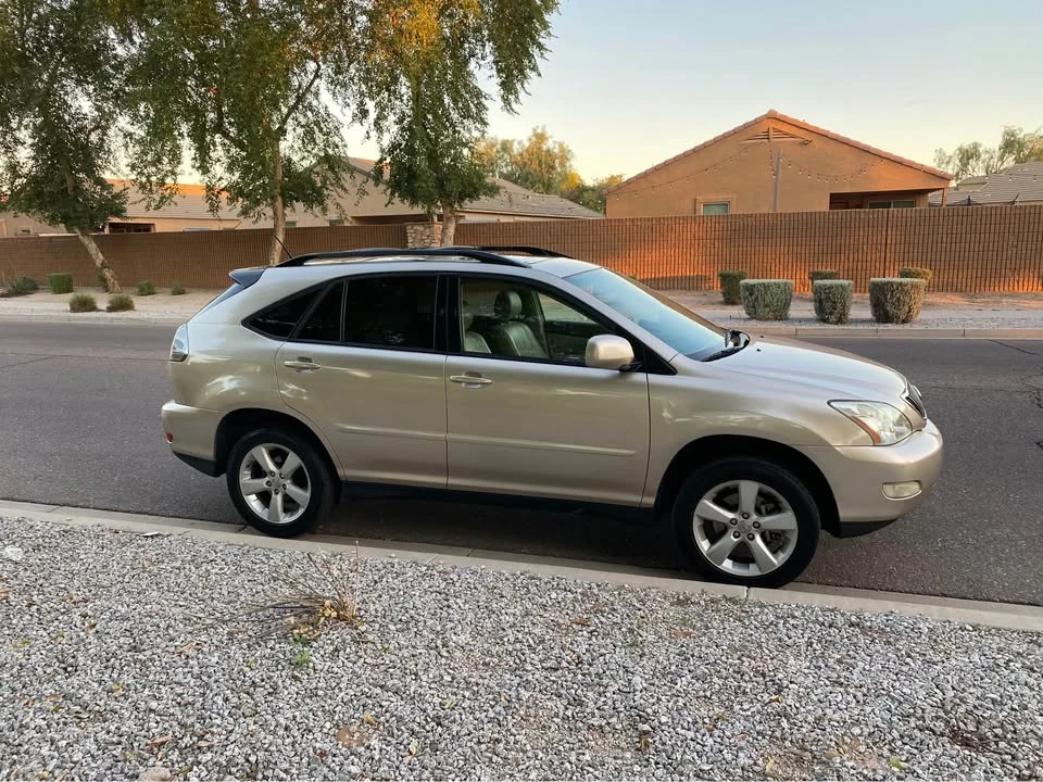 2005 Lexus RX 2nd Gen - Image 6 of 12