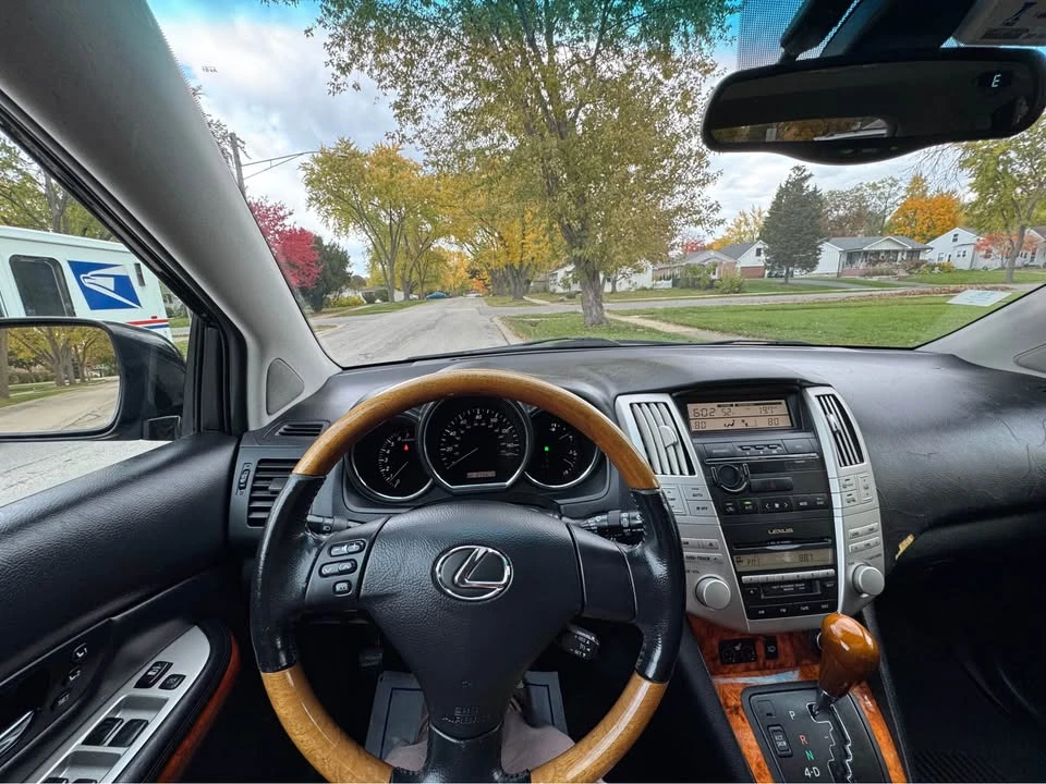 2005 Lexus RX 2nd Gen - Image 5 of 9