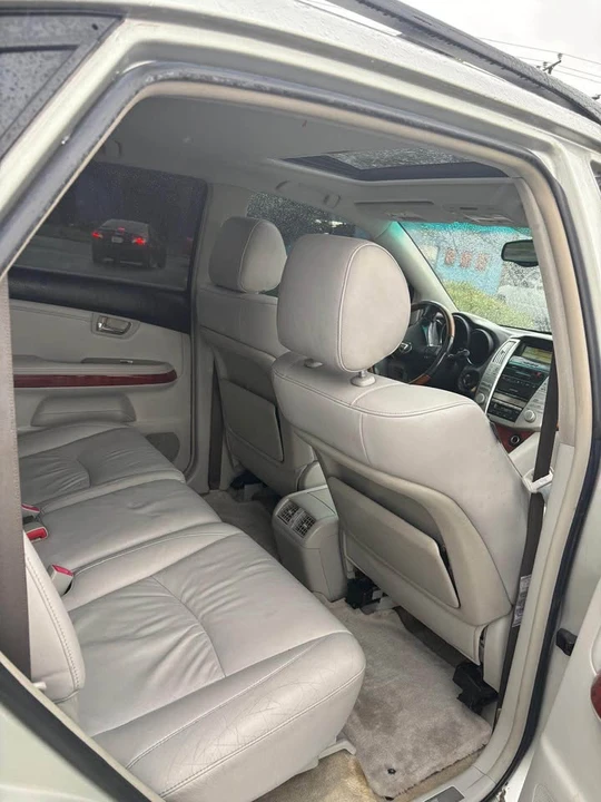 2005 Lexus RX 2nd Gen - Image 6 of 8