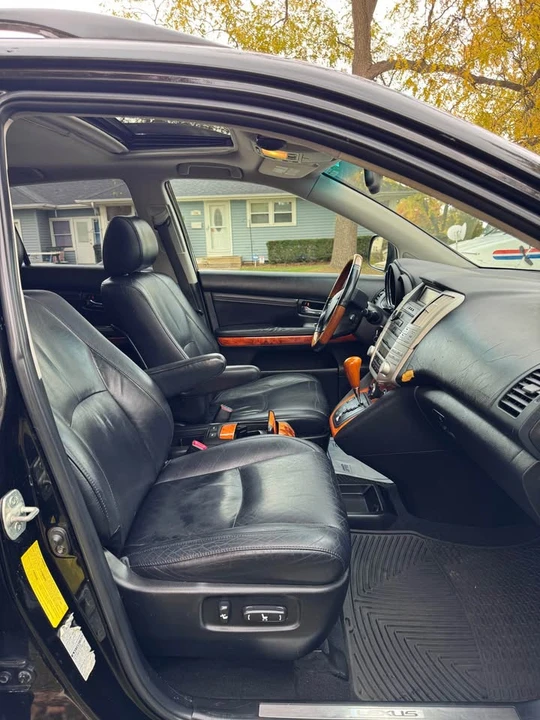 2005 Lexus RX 2nd Gen - Image 7 of 9